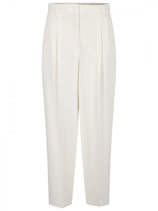 Luisa Cerano - Hose in O-Shape