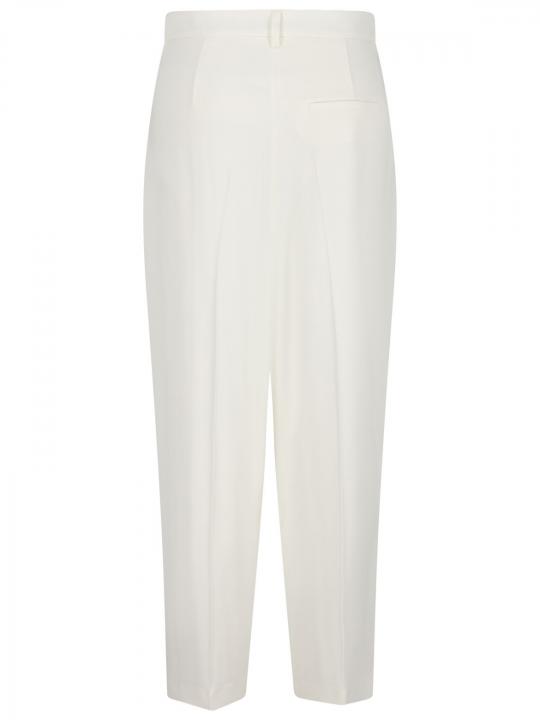 Luisa Cerano - Hose in O-Shape