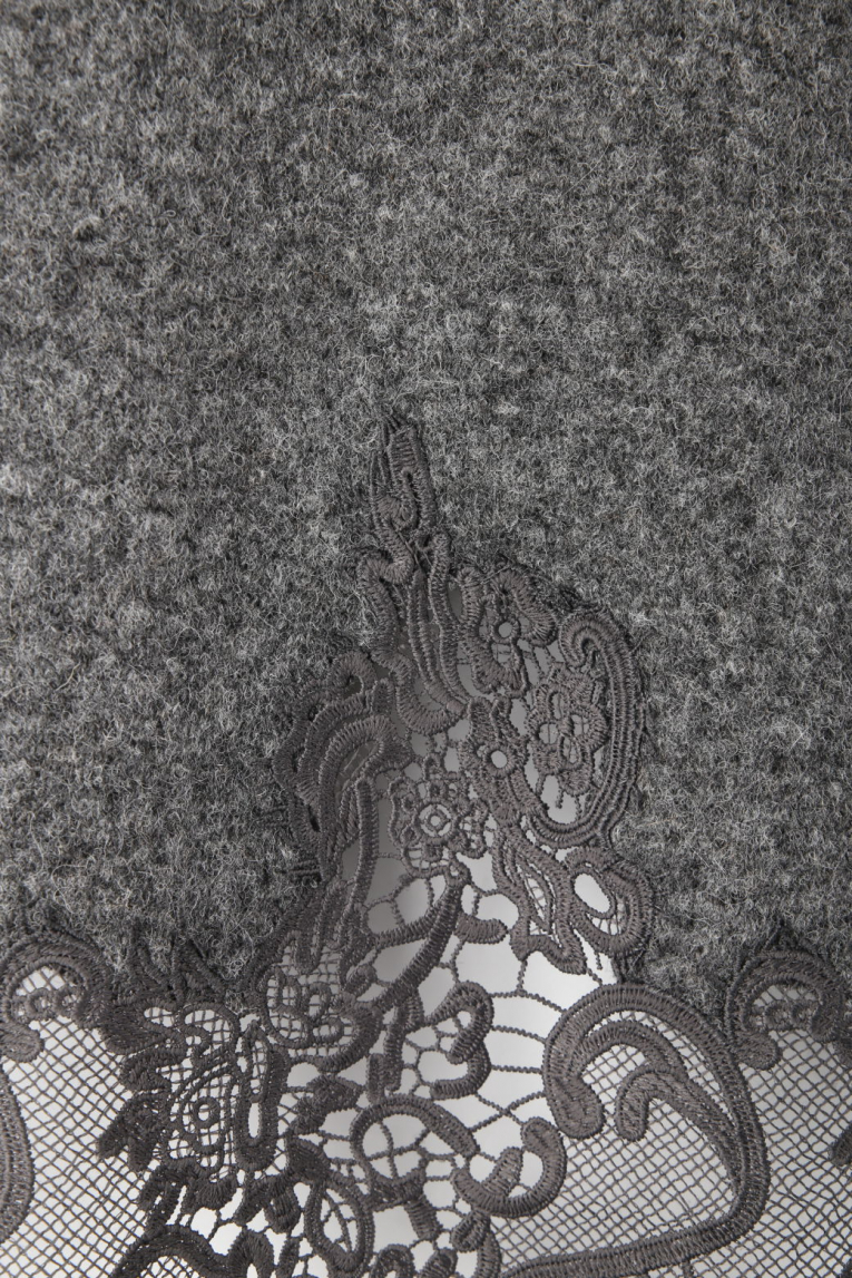 Icona - Strickrock mit Spitzendetail